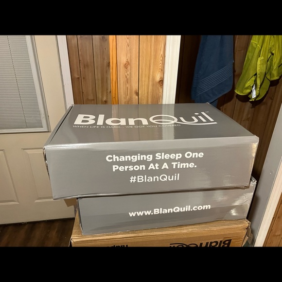 BlanQuil Quilted Weighted Blanket W/ Removable Cover (Charcoal 20lb) - Picture 10 of 11